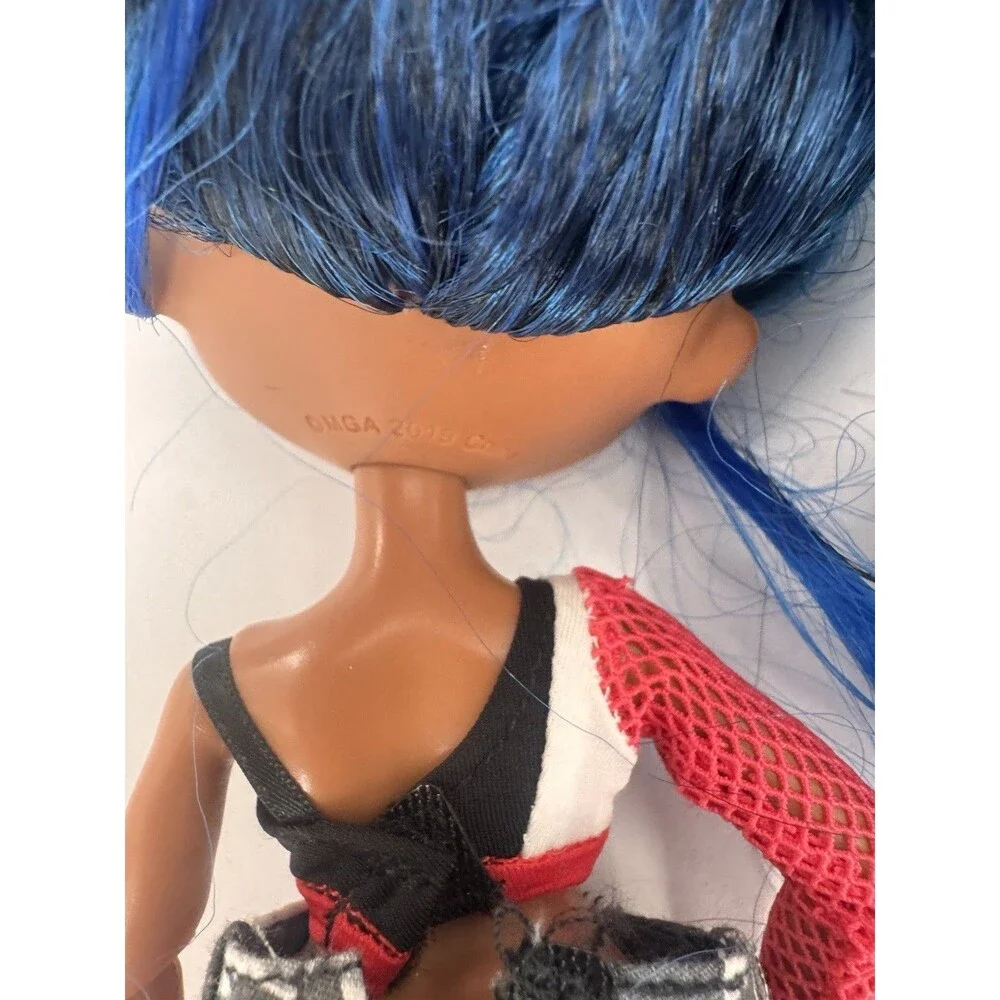 MGA - LOL Surprise! OMG - Downtown BB Girl Doll - Blue Hair, Checkered Lips